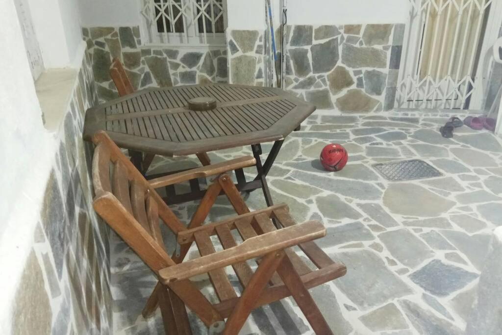 Central Town House 60M2**** Пирея Екстериор снимка