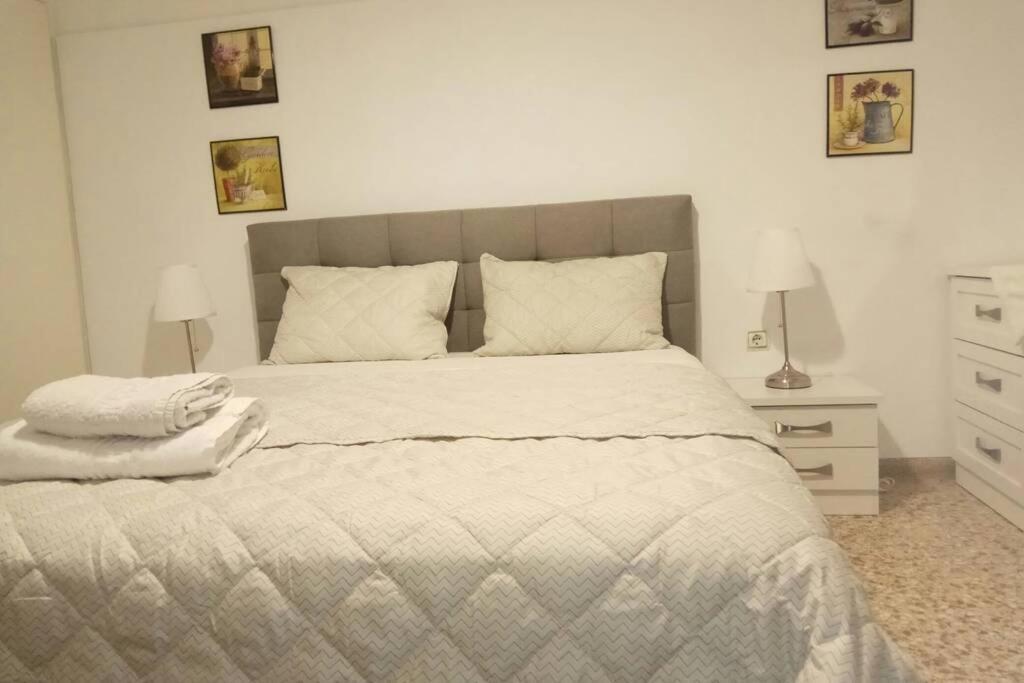 Central Town House 60M2**** Пирея Екстериор снимка