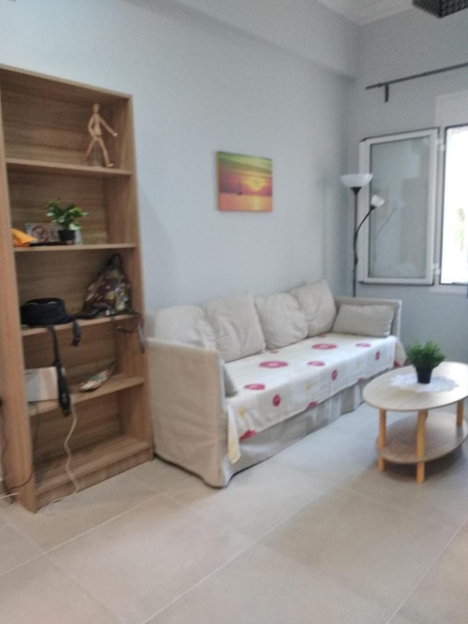 Central Town House 60M2**** Пирея Екстериор снимка